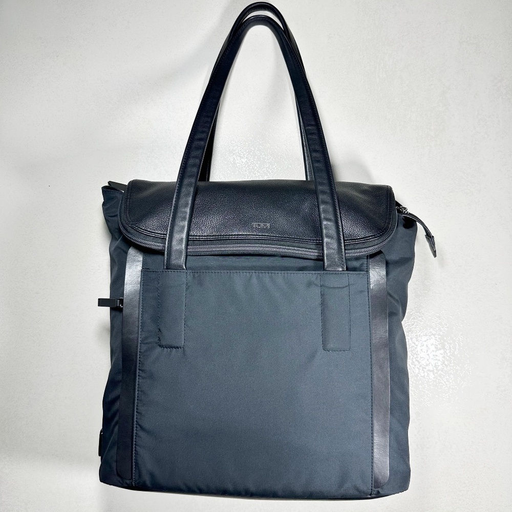 Tumi Clark Tote Black/Navy 15" Laptop Bag